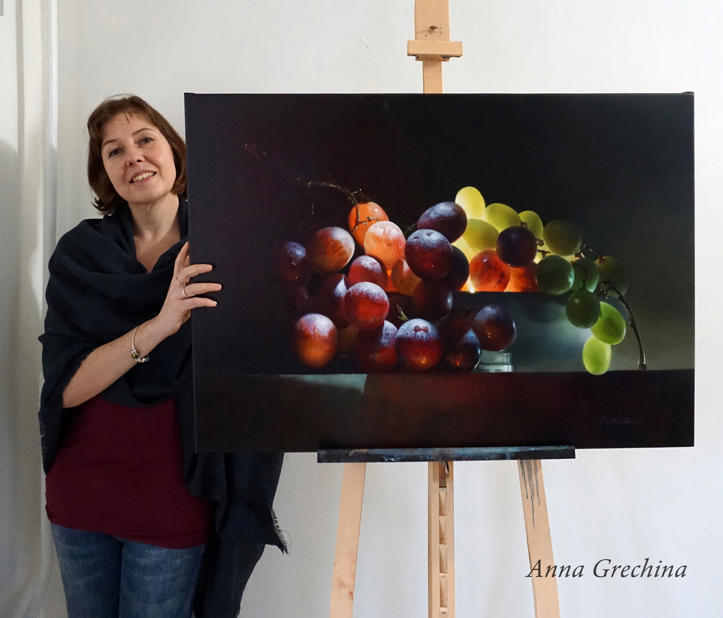 Still life with grapes "Radiance". Artist Anna Grechina. Painting, hyperrealism.